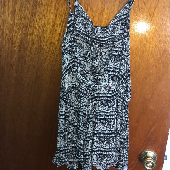 Flowy Romper - Picture 2 of 2